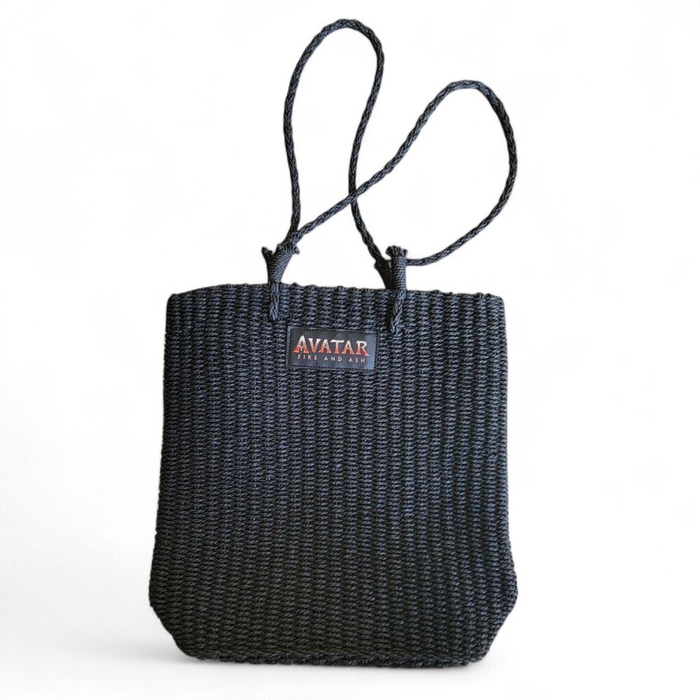 Avatar Fire And Ash Tote Bag Women's Large Black Woven Straw Red Lined Movie - Picture 1 of 6